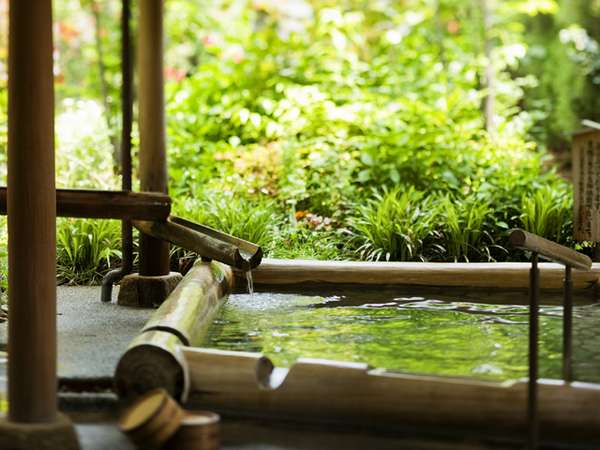 Open-air bath